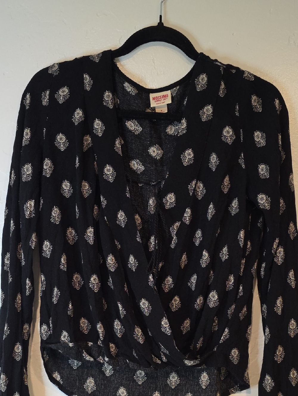Mossimo Supply Co. Black Long-Sleeve Printed Wrap Top